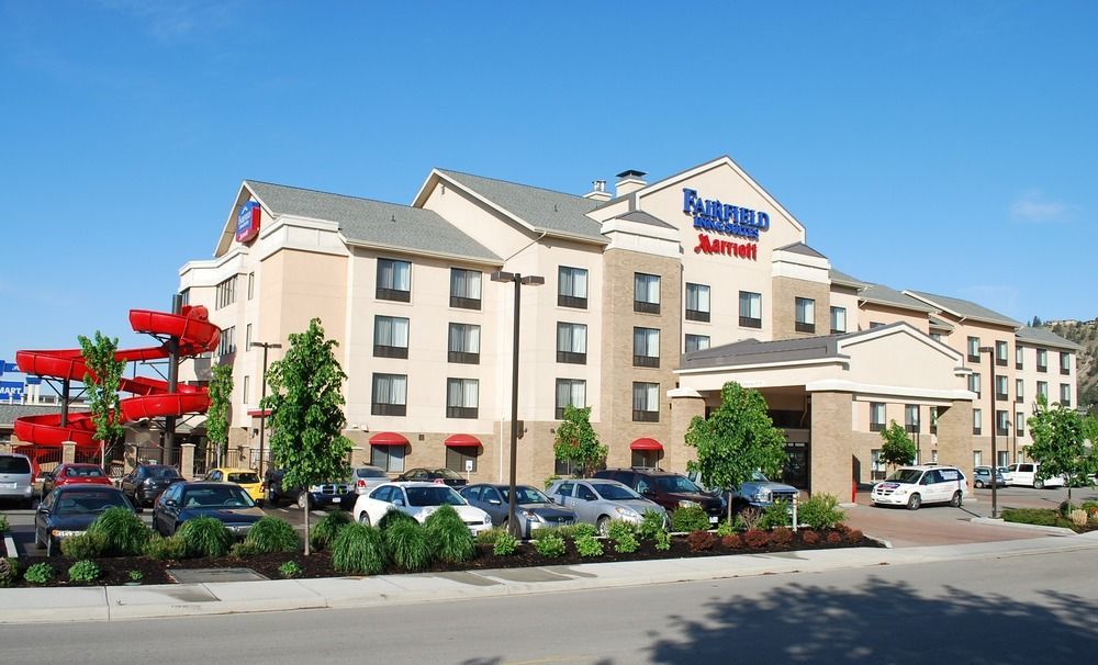 Fairfield Inn & Suites By Marriott Kelowna Exterior photo