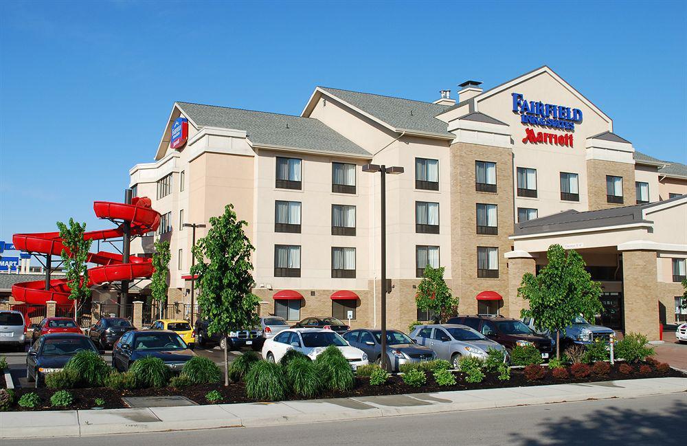 Fairfield Inn & Suites By Marriott Kelowna Exterior photo